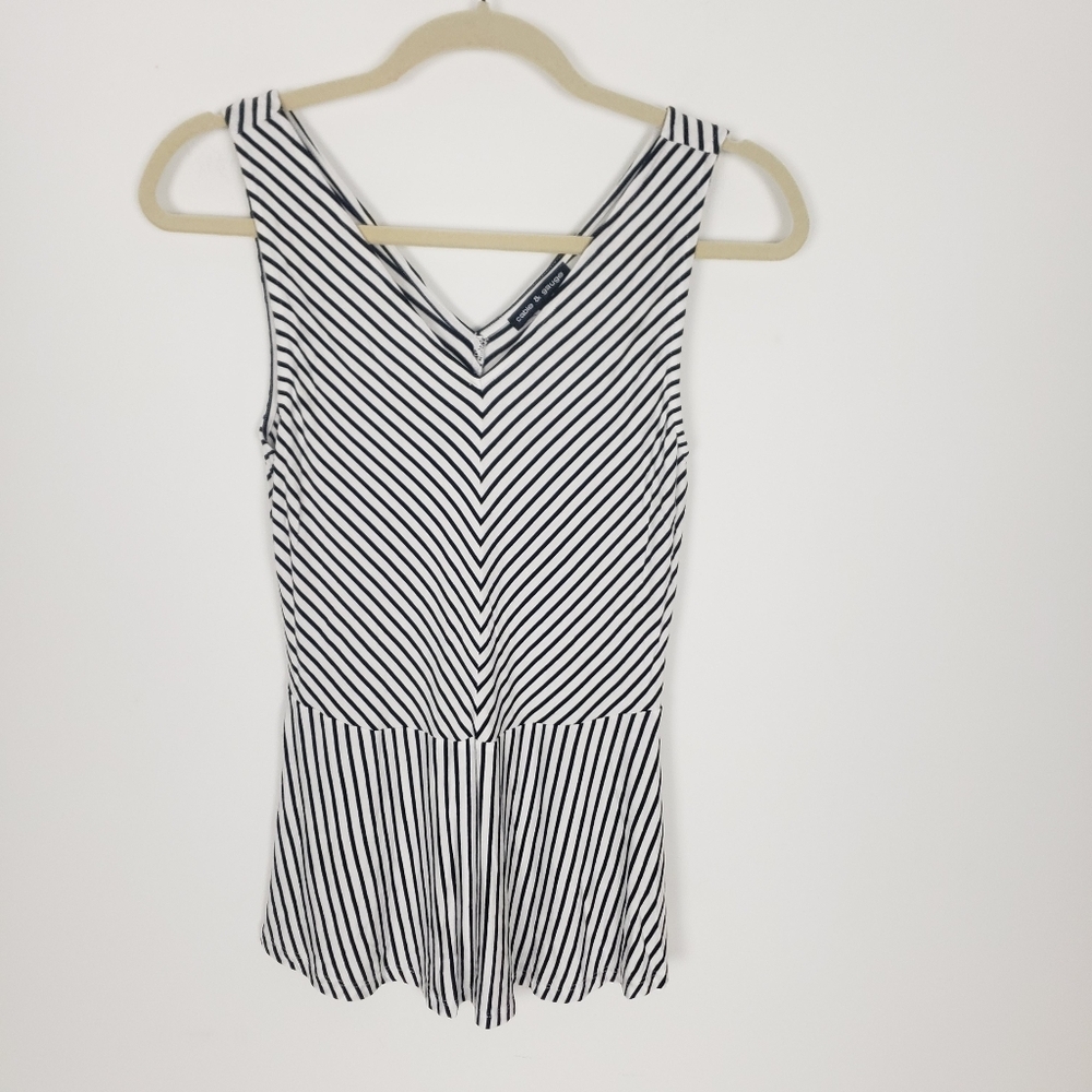 Cable & Gauge Striped V-neck Neck Sleeveless Top